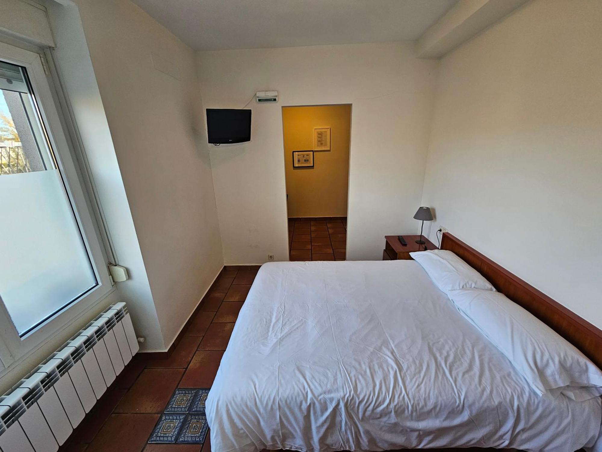 Hostal Jp Y Estudios Sangüesa Buitenkant foto