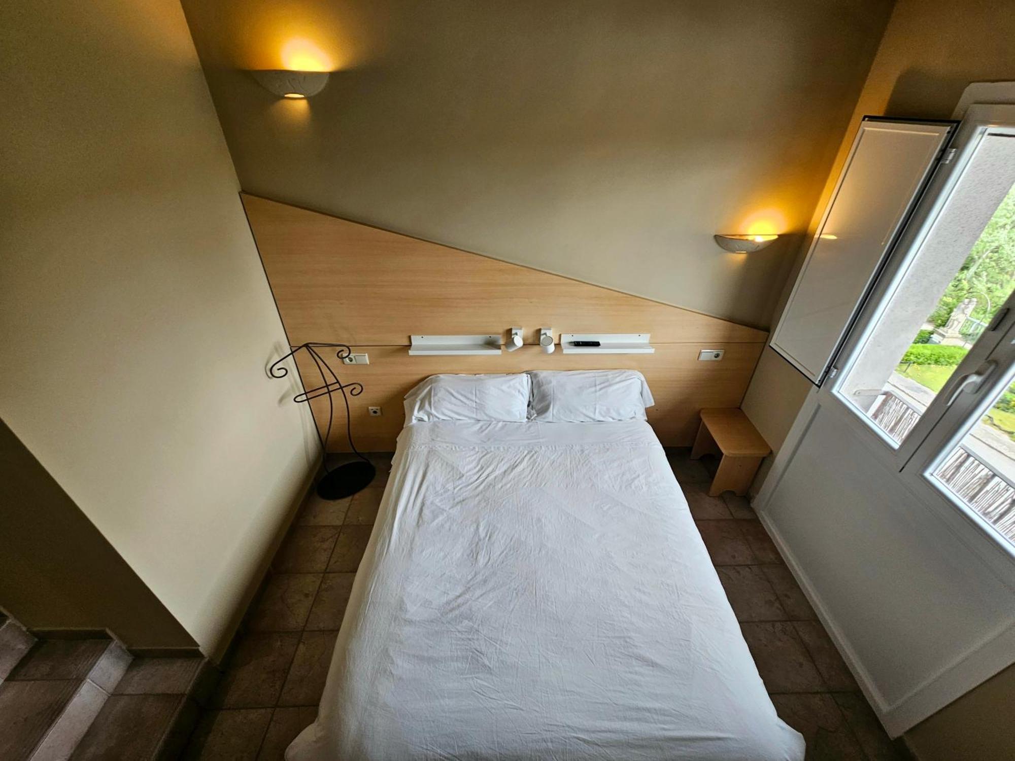 Hostal Jp Y Estudios Sangüesa Buitenkant foto